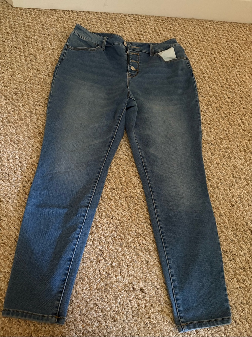 High-Rise Skinny Jeans in Medium Blue Wash